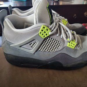 Air Jordan Retro 4 Neon